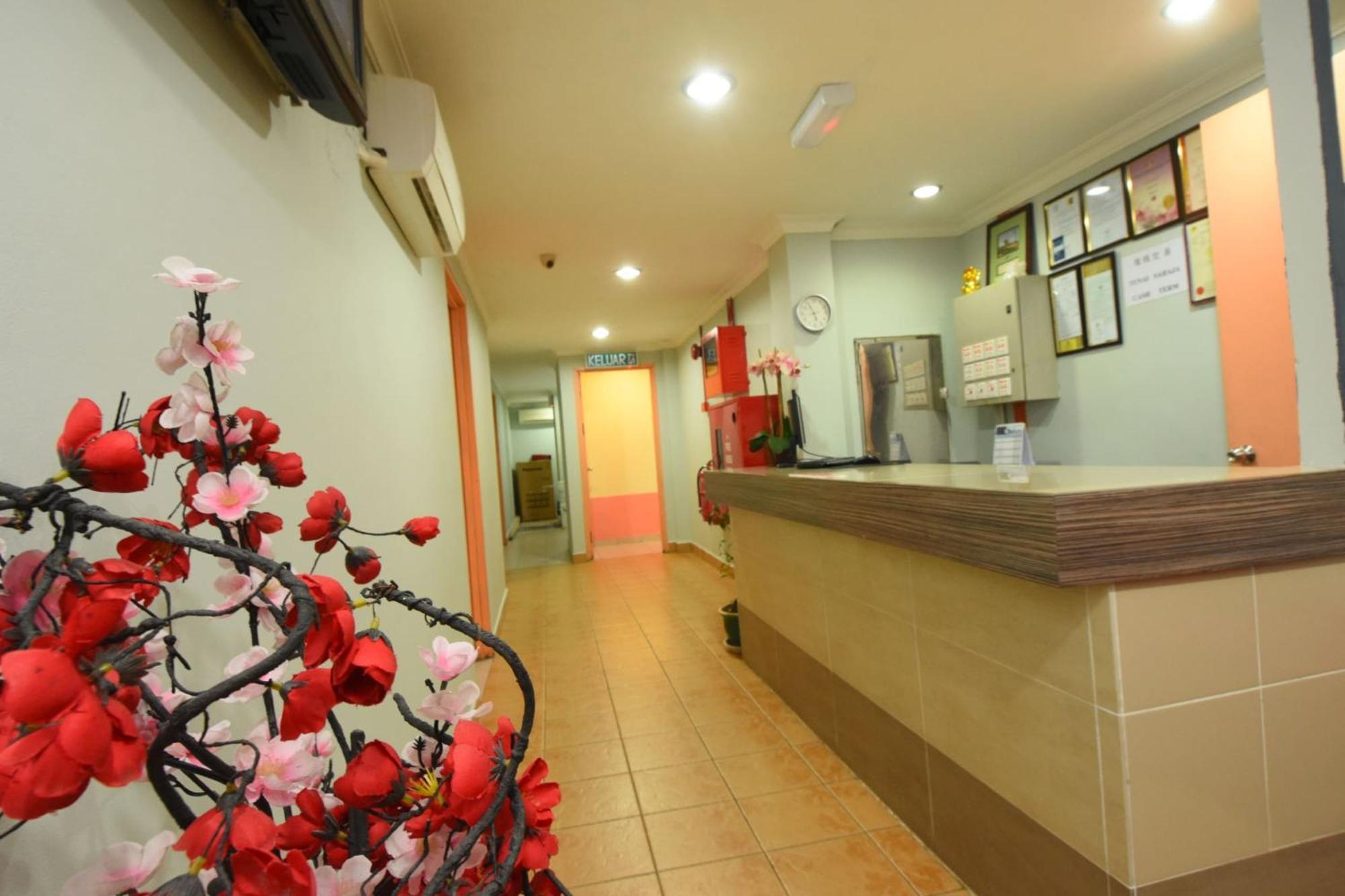 Oyo 89642 Highway Inn Mukah Kültér fotó