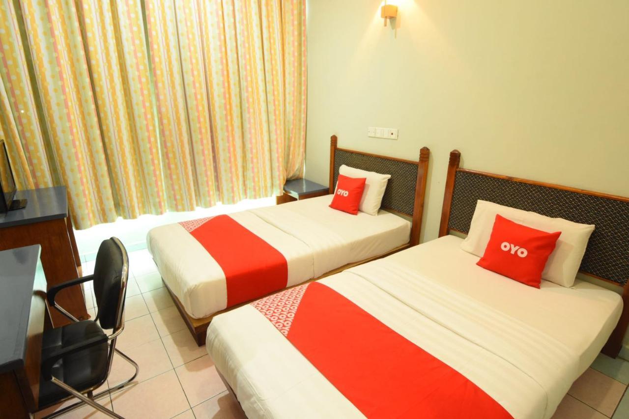 Oyo 89642 Highway Inn Mukah Kültér fotó