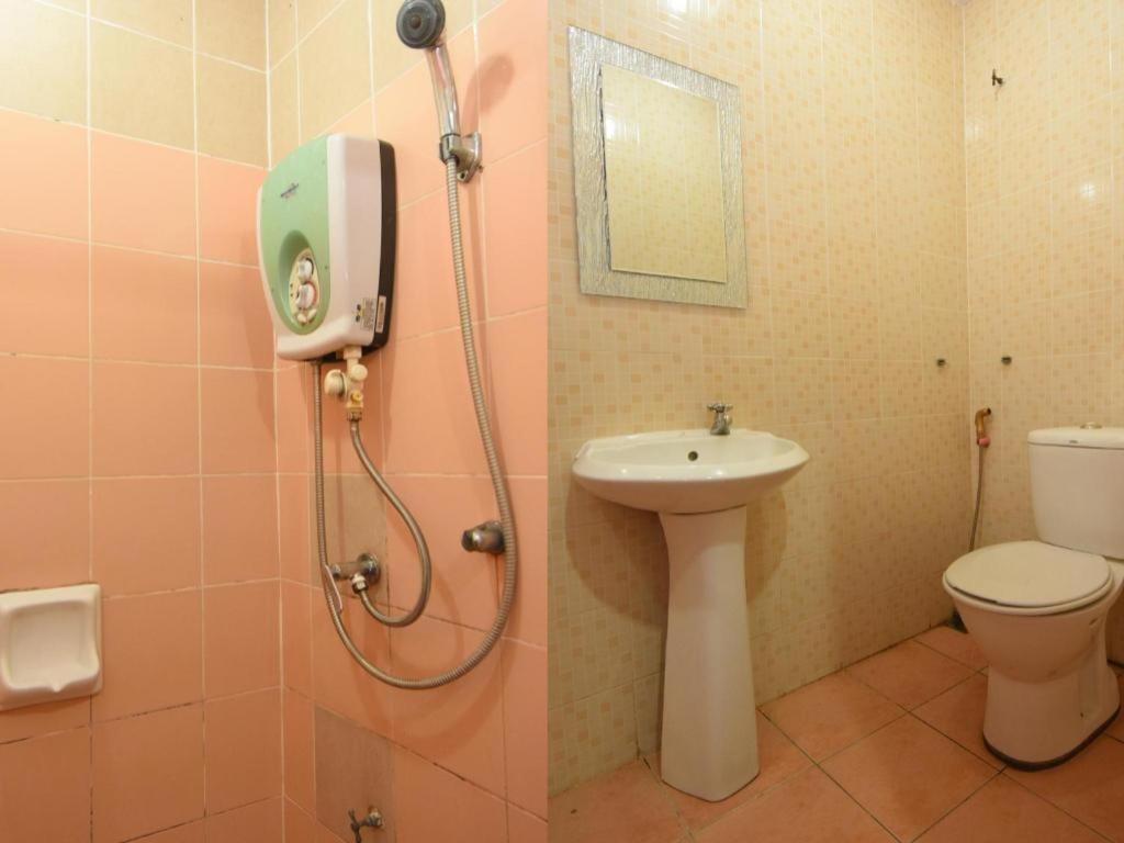 Oyo 89642 Highway Inn Mukah Kültér fotó