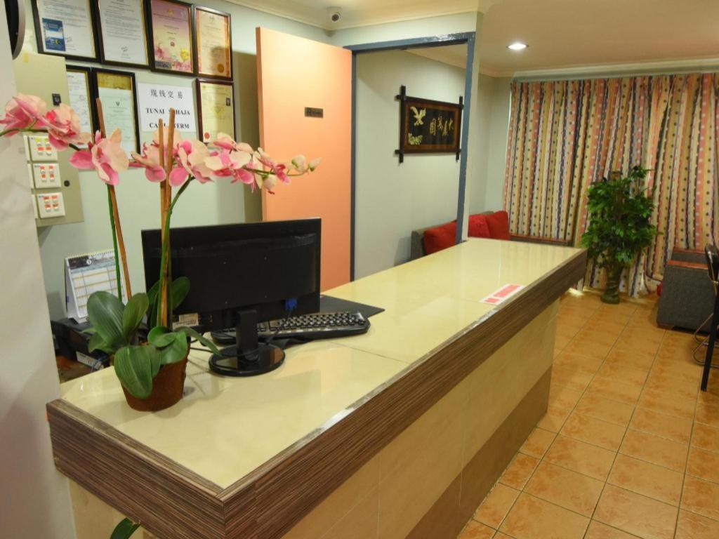 Oyo 89642 Highway Inn Mukah Kültér fotó