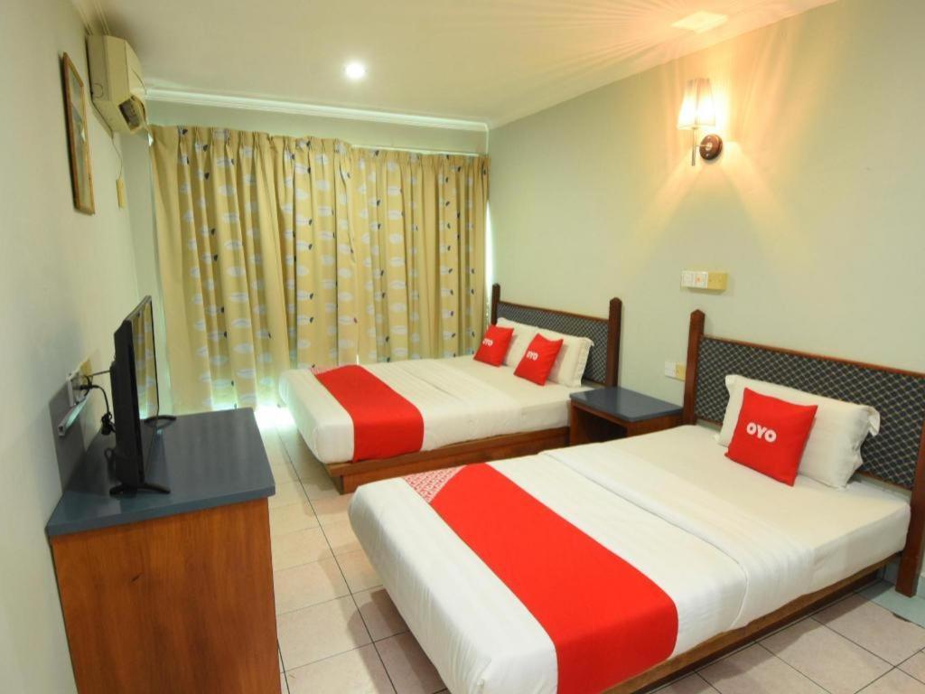 Oyo 89642 Highway Inn Mukah Kültér fotó